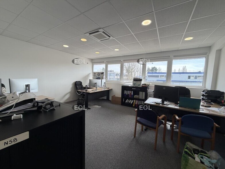 Industrial in Les Ulis for lease - Interior Photo - Image 3 of 5