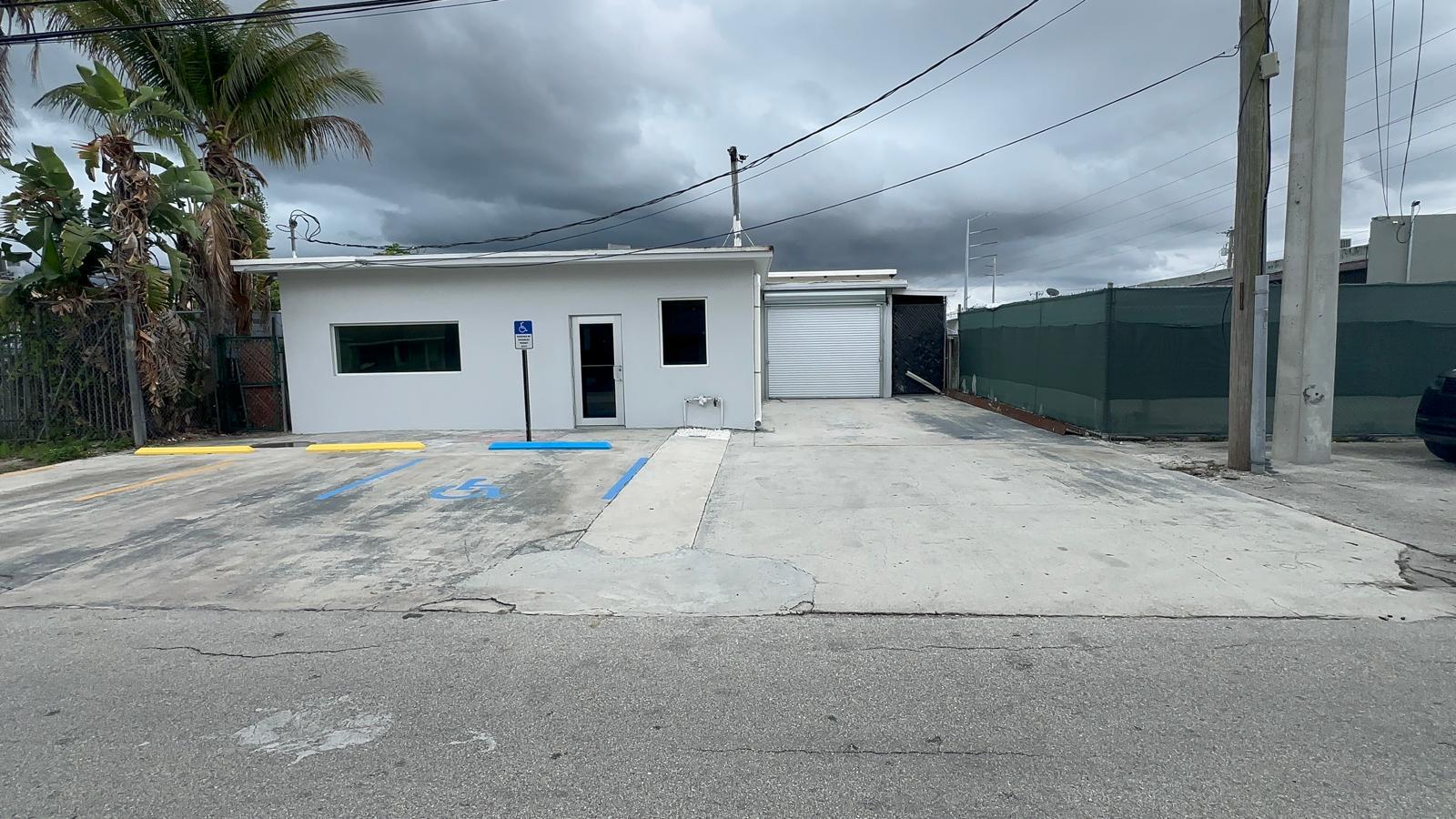 1420 NE 131st St, North Miami, FL à louer Photo intérieure- Image 1 de 1