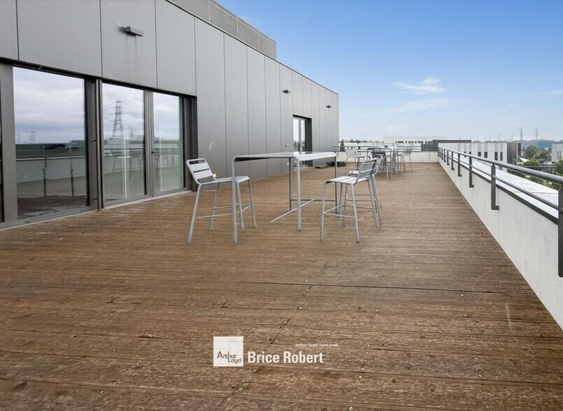 3 Rue Jean Carmet, Saint-Priest for sale - Building Photo - Image 3 of 10