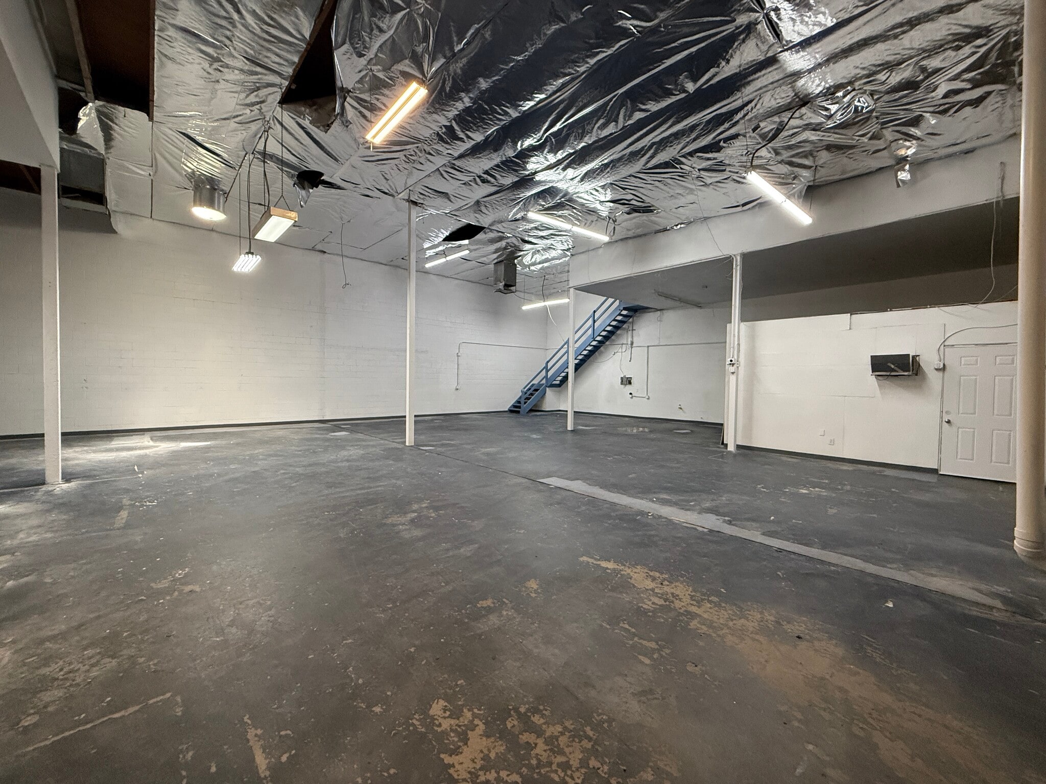 74804 Joni Dr, Palm Desert, CA for lease Interior Photo- Image 1 of 3