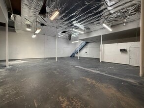 74804 Joni Dr, Palm Desert, CA for lease Interior Photo- Image 1 of 3