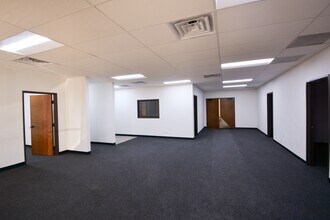 1300 N Interstate 35E, Carrollton, TX à louer Photo intérieure- Image 1 de 3