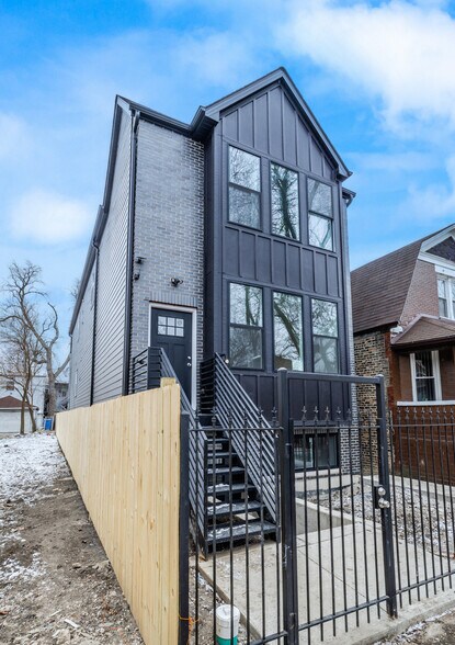 542 Lawndale ave, Chicago, IL à vendre - Photo du bâtiment - Image 2 de 9