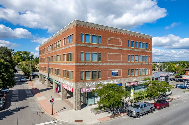 Plus de détails pour 220 Dundas St W, Whitby, ON - Bureau/Médical à louer