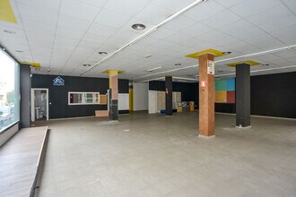 Retail in Girona, Gerona for lease Interior Photo- Image 2 of 13