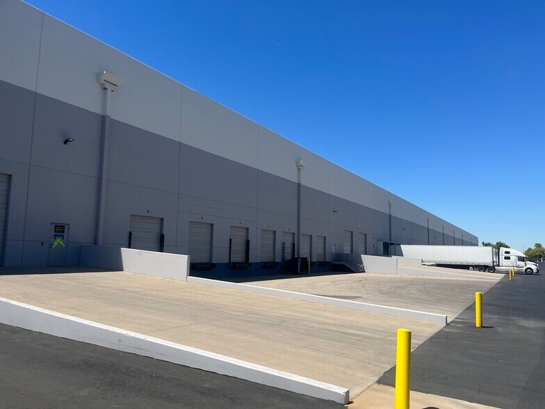 405 N 75th Ave, Phoenix, AZ à louer - Photo du bâtiment - Image 2 de 4