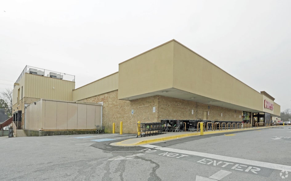 3601-3831 Bladensburg Rd, Colmar Manor, MD for lease - Primary Photo - Image 2 of 3