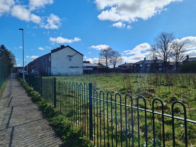 29 Holden St, Ashton Under Lyne for sale - Building Photo - Image 3 of 3