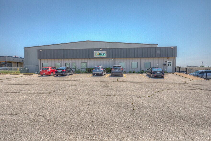1691 N 161st East Ave, Tulsa, OK à vendre - Photo du bâtiment - Image 3 de 33