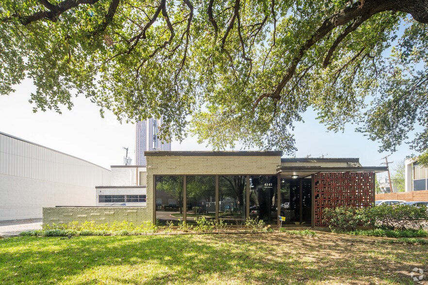4141 Office Pky, Dallas, TX à louer - Photo du bâtiment - Image 2 de 9