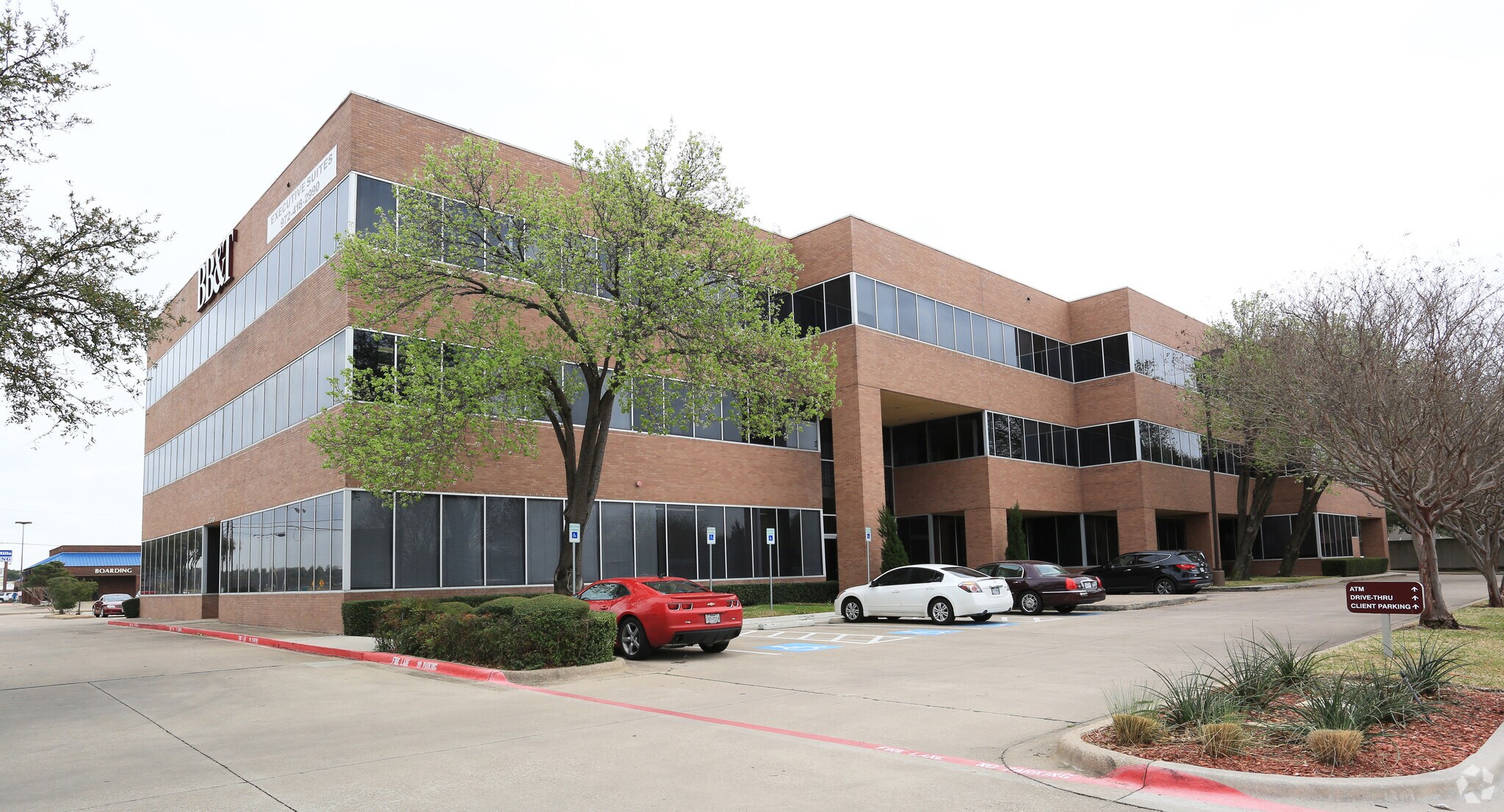 2340 E Trinity Mills Rd, Carrollton, TX à louer Photo du bâtiment- Image 1 de 8