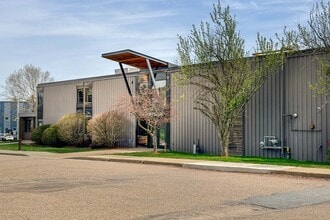 266 Queen City Park Rd, Burlington, VT for lease Building Photo- Image 1 of 12