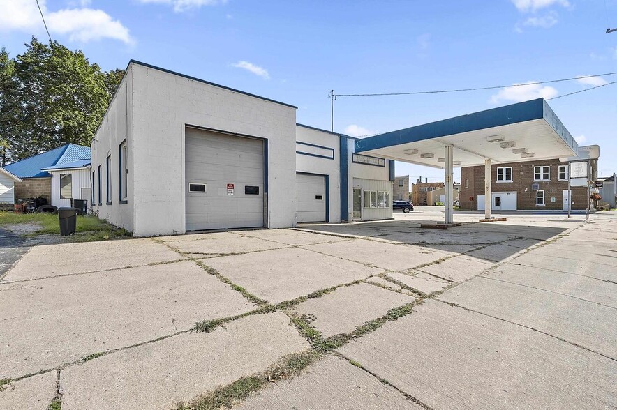 201 E Green Bay St, Bonduel, WI for sale - Building Photo - Image 3 of 30