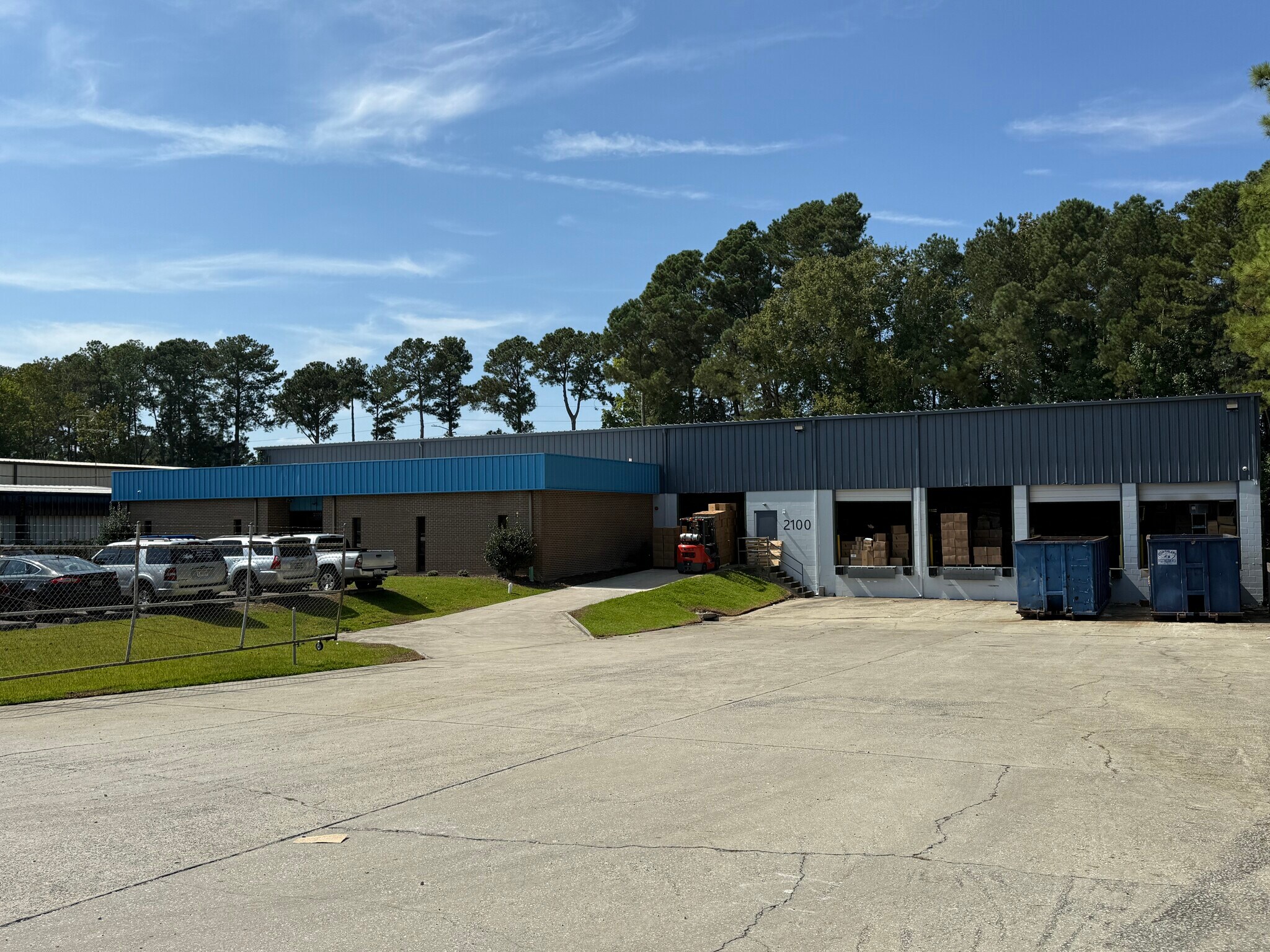 2100 Commerce Dr, Cayce, SC for lease Building Photo- Image 1 of 10