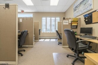 23 Pawnee Ave, Rockaway, NJ for lease Interior Photo- Image 1 of 11