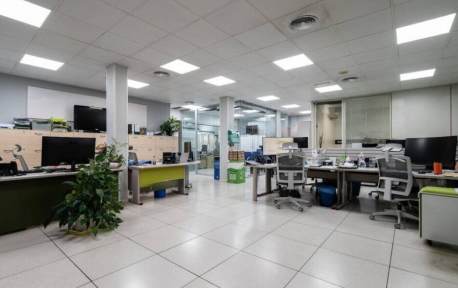 Bureau/Commerce de détail dans Madrid, Madrid à louer - Photo intérieure - Image 2 de 2