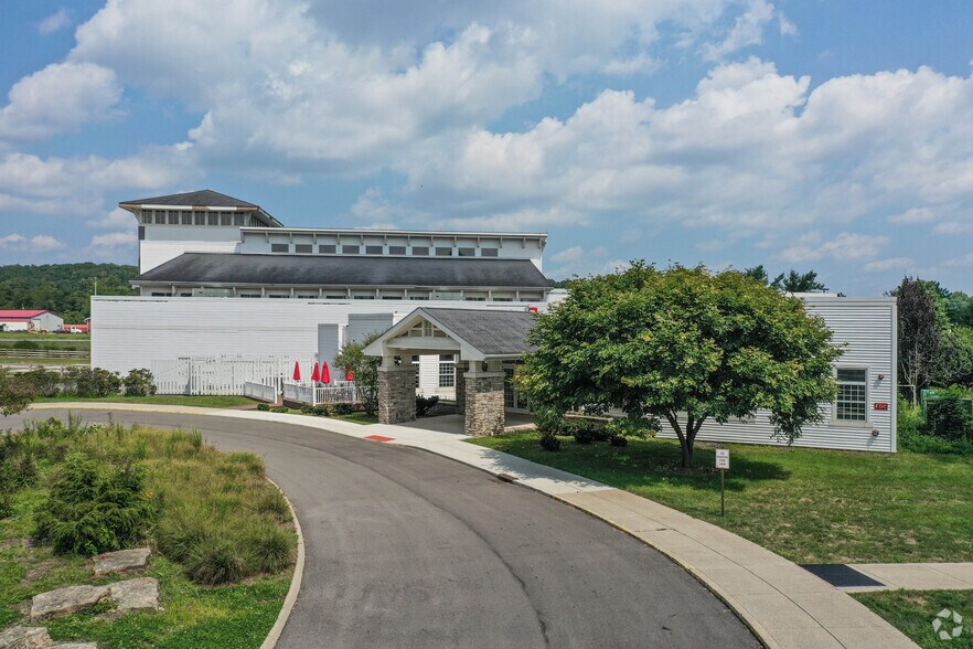 2299 Cherry Valley Rd SE, Newark, OH à louer - Photo du bâtiment - Image 3 de 7