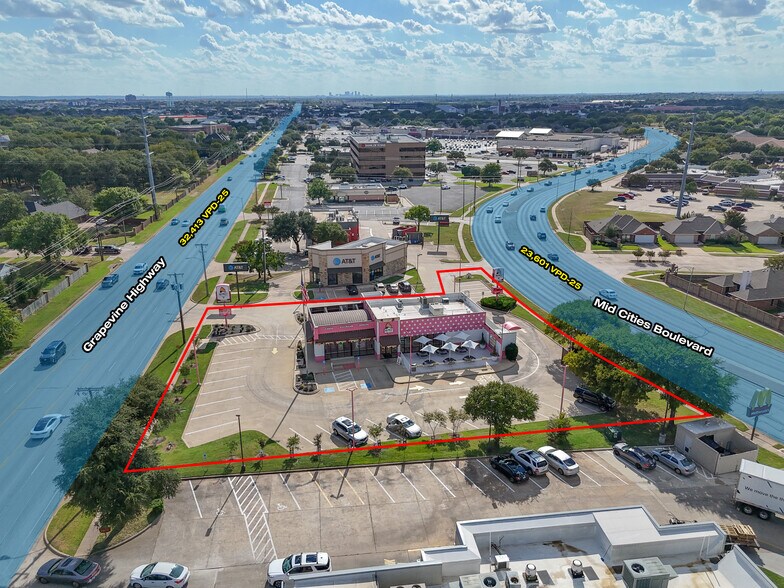 460 Grapevine Hwy, Hurst, TX à vendre - Photo du bâtiment - Image 2 de 9