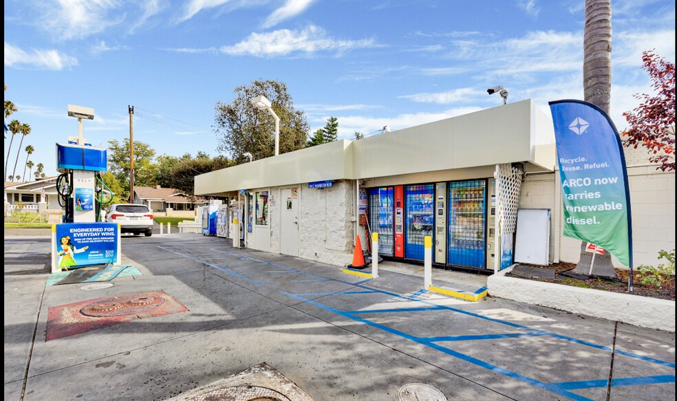 1010 Washington Blvd, Pasadena, CA à vendre - Photo du bâtiment - Image 2 de 5