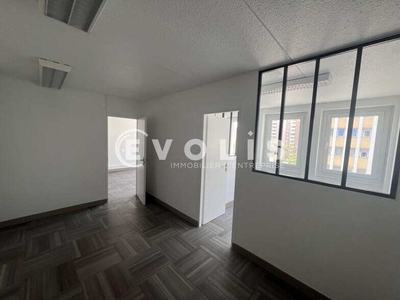 1 Voie Felix Eboue, Créteil for lease - Interior Photo - Image 3 of 16