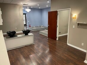 811 Lasalle Ave, Minneapolis, MN for lease Interior Photo- Image 2 of 8