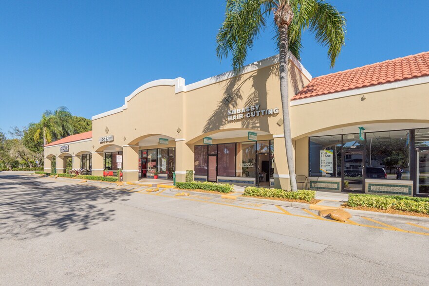 2503-2581 N Hiatus Rd, Cooper City, FL à louer - Photo du bâtiment - Image 2 de 6