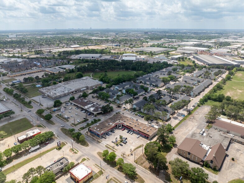 6501 Antoine, Houston, TX à louer - Aérien - Image 3 de 3