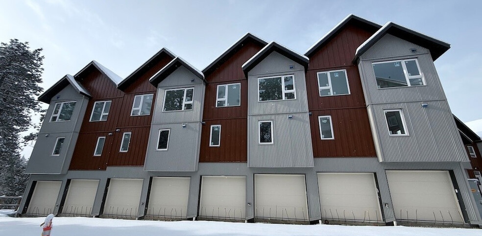 500 302 Ave, Kimberley, BC for sale - Building Photo - Image 2 of 12