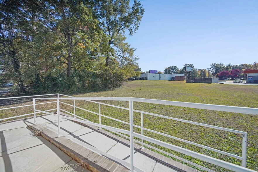 315 Sutherland Ave, Monroe, NC à vendre - Photo du bâtiment - Image 2 de 12