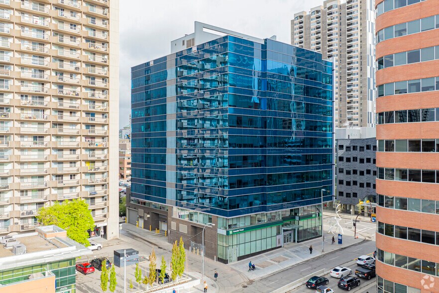 903 8th Ave SW, Calgary, AB à louer - Photo du bâtiment - Image 3 de 13