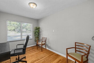 10236 Halls Ferry Rd, Saint Louis, MO for lease Interior Photo- Image 2 of 7