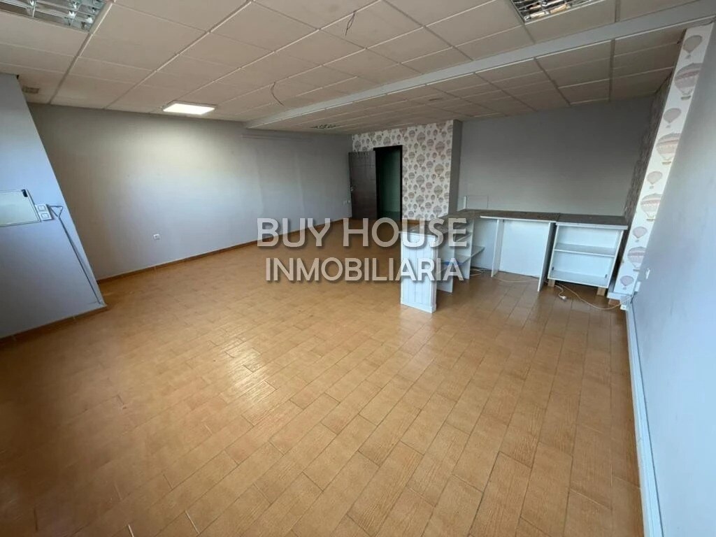 Illescas, TOL 45200 - Unit C - - Interior Photo - Image 2 of 5