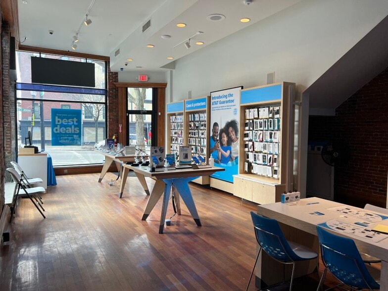 366 W Broadway, Boston, MA for lease - Building Photo - Image 3 of 17