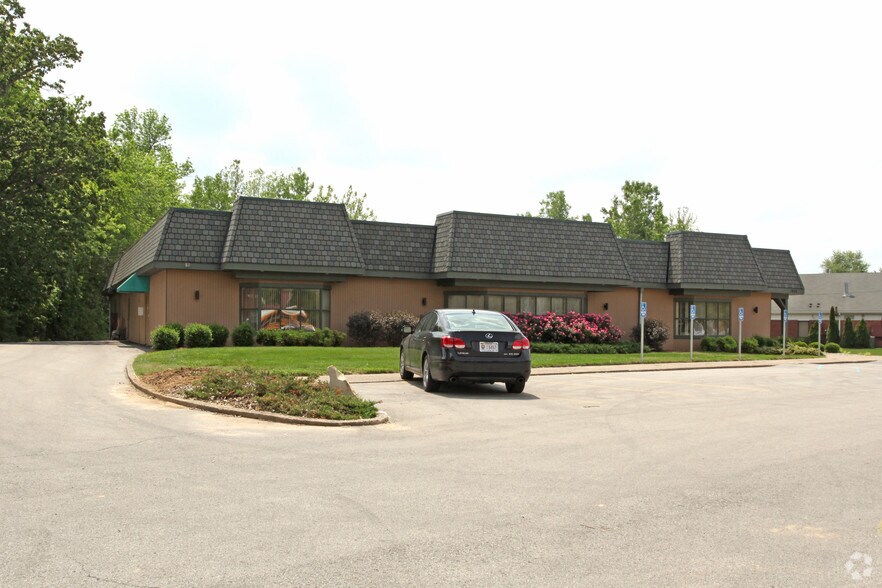 1806 10th St, Jeffersonville, IN à vendre - Photo principale - Image 1 de 2