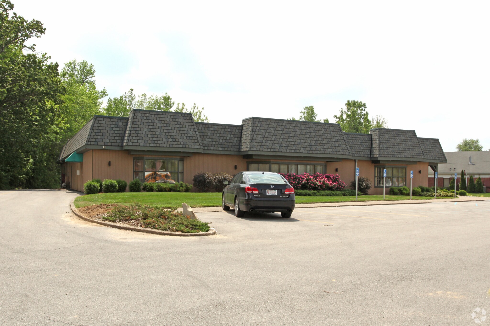 1806 10th St, Jeffersonville, IN à vendre Photo principale- Image 1 de 3