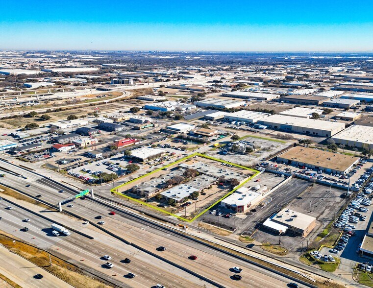 710-714 N Watson Rd, Arlington, TX à vendre - Photo du bâtiment - Image 1 de 5