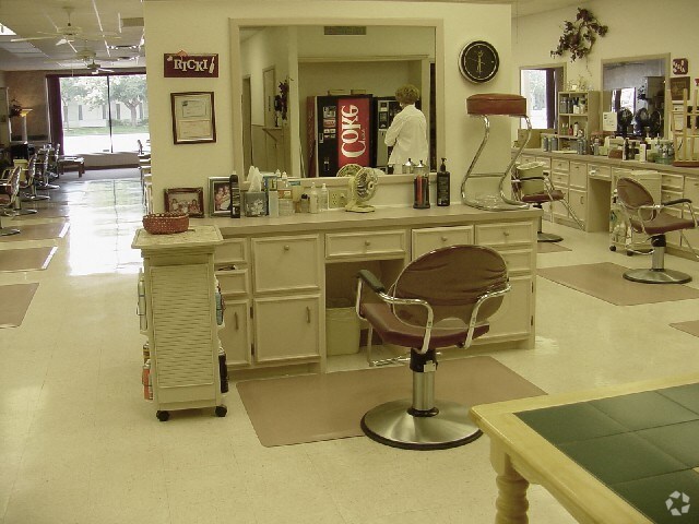 5217 50th St, Lubbock, TX à vendre - Photo du bâtiment - Image 3 de 8