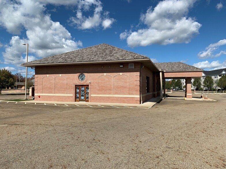 4715 Hills and Dales Rd NW, Canton, OH for sale - Building Photo - Image 2 of 14