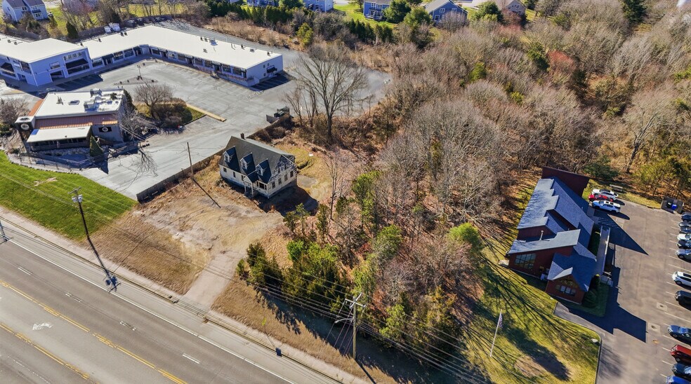 261-263 Post Rd, Westerly, RI à vendre - Photo du bâtiment - Image 2 de 33