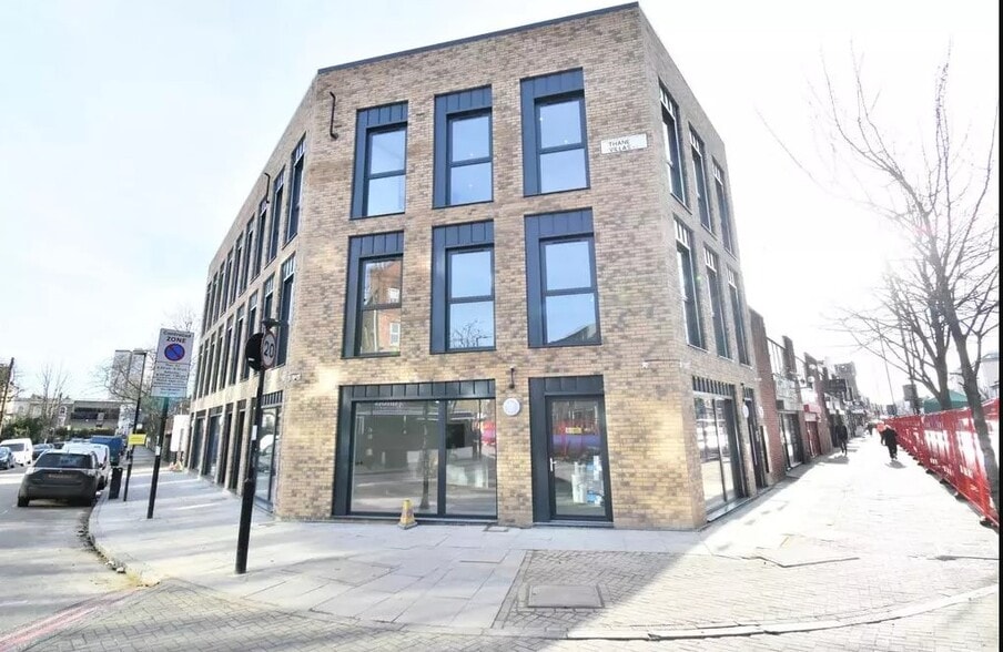 146 Seven Sisters Road, London for lease - Primary Photo - Image 1 of 35