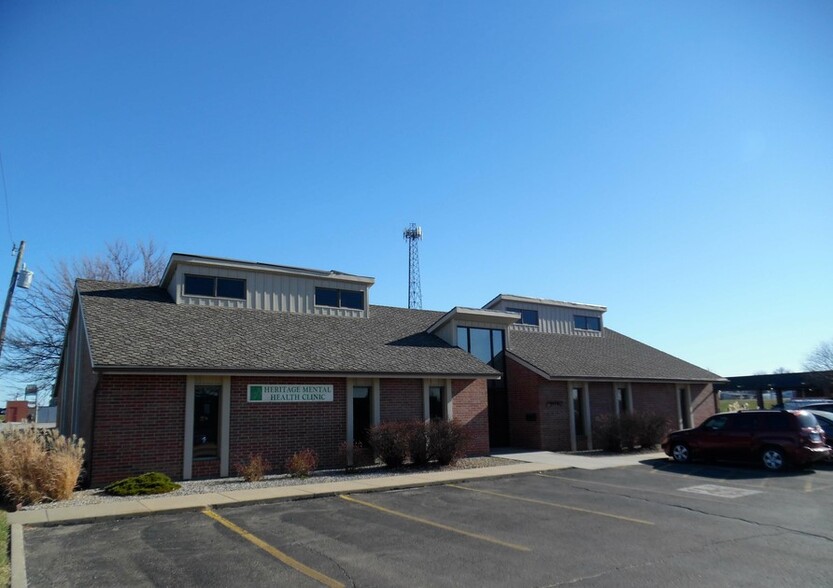 2110 SW Belle Ave, Topeka, KS for lease - Building Photo - Image 1 of 1