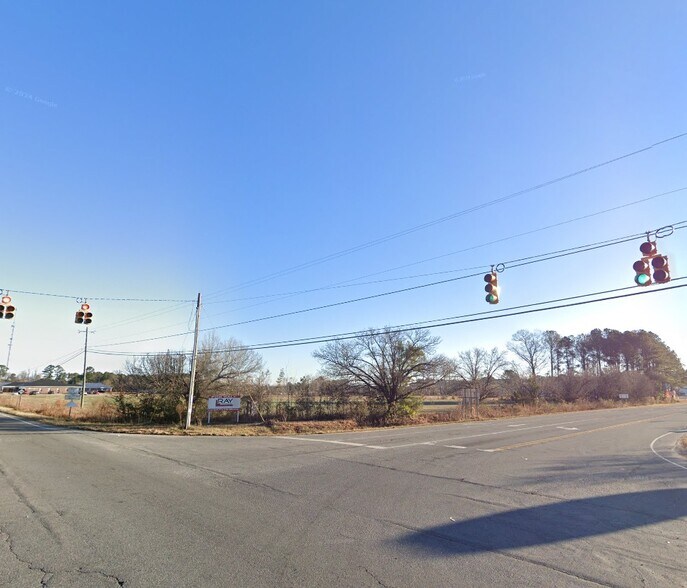 Hwy 241 & Hwy 111, Beulaville, NC à vendre - Photo du bâtiment - Image 2 de 4