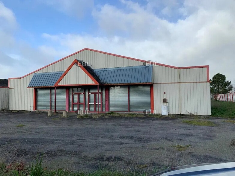6 Rue Du Général John Wood, Bain-de-Bretagne for lease - Building Photo - Image 1 of 3