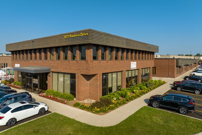 Plus de détails pour 977 Pantera Dr, Mississauga, ON - Industriel à louer