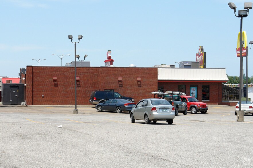 7899 W In-66, Newburgh, IN for lease - Building Photo - Image 2 of 2