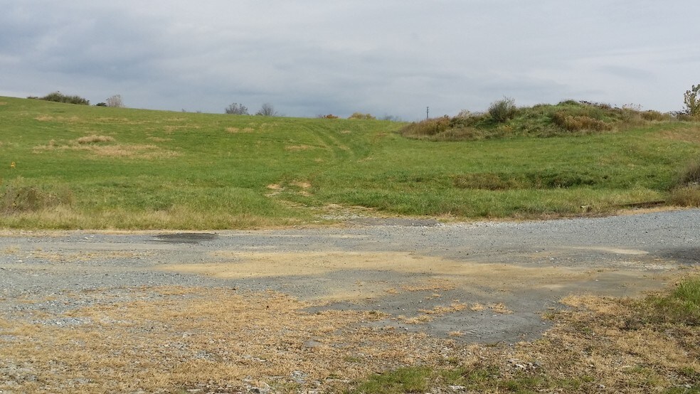 Hwy 107 1-81, Chilhowie, VA à vendre - Photo du bâtiment - Image 3 de 6