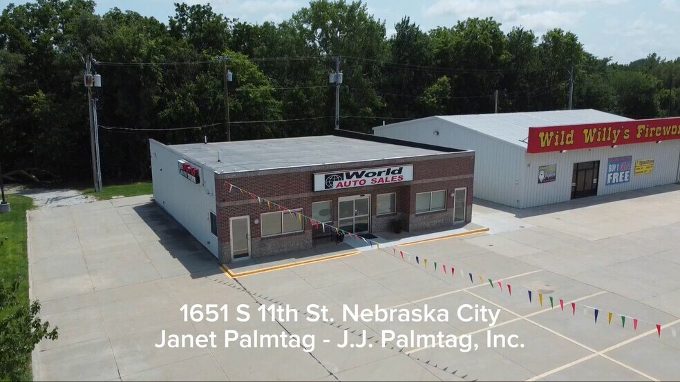 1651 S 11th St, Nebraska City, NE à vendre - Vidéo sur l’inscription commerciale - Image 2 de 34