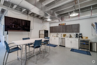 114-120 NW 25th St, Miami, FL for lease Interior Photo- Image 1 of 4