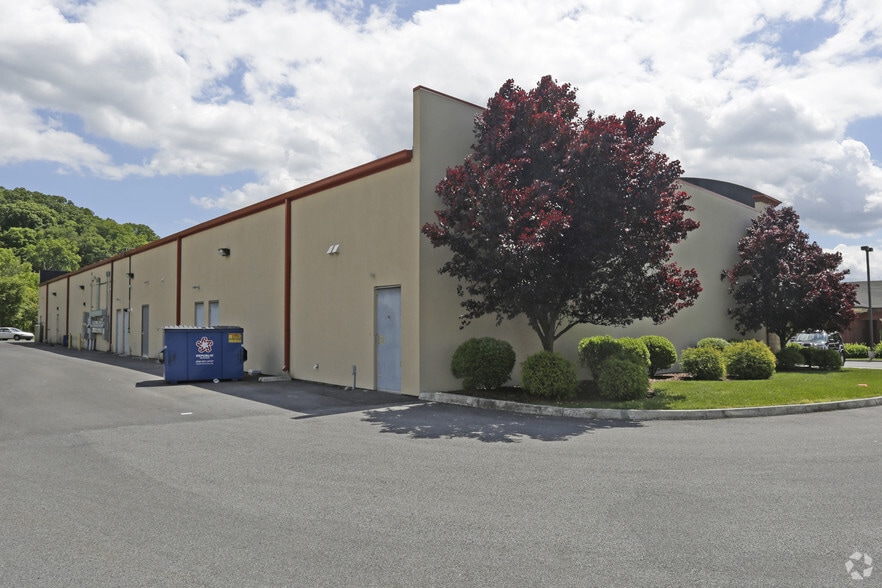 2637 E Stone Dr, Kingsport, TN for sale - Building Photo - Image 3 of 24