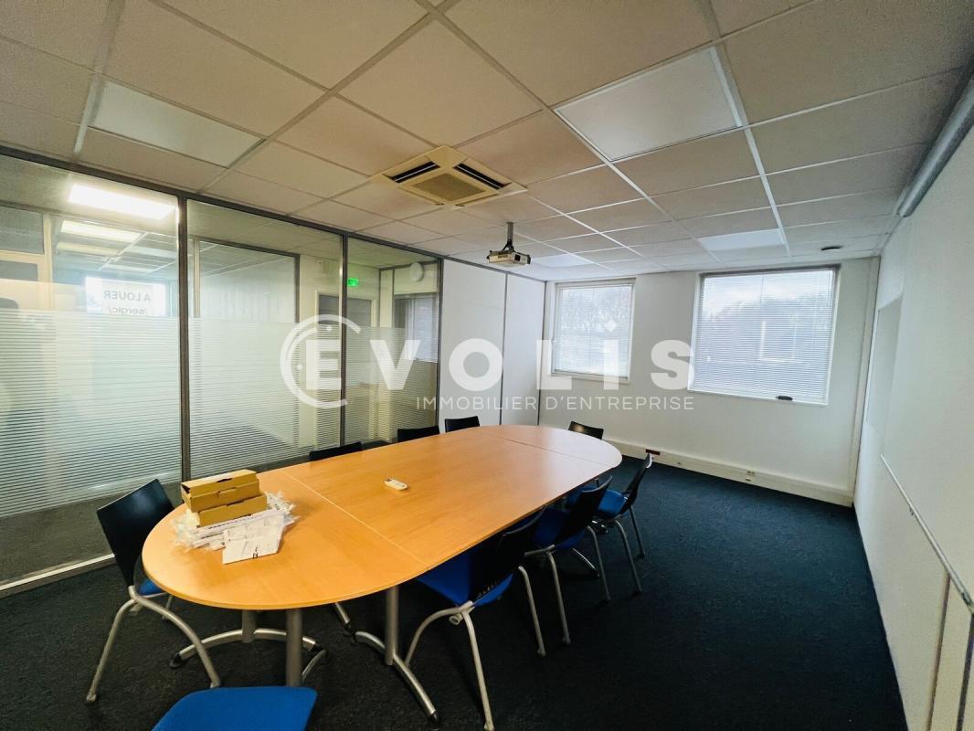 Flex in Champs-sur-Marne for lease Interior Photo- Image 1 of 8